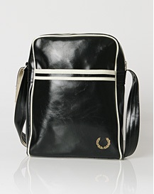 soldes sac hommes - fred perry