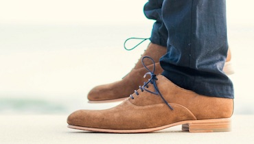 lacets de couleur chaussures de ville